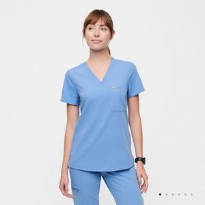 Figs Catarina One-Pocket Top